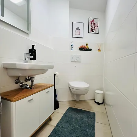 Apartment Moderne Naehe Hbf-lift-tiefgarage-contactless Check-in *