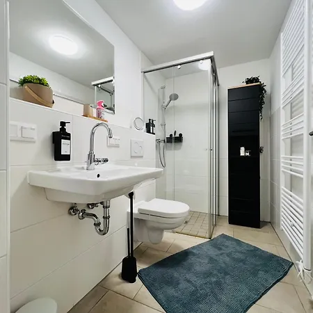 Apartment Moderne Naehe Hbf-lift-tiefgarage-contactless Check-in *